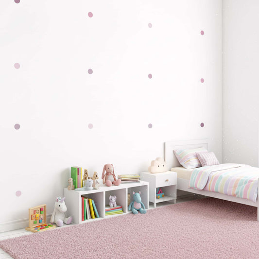 Décoration chambre fille avec stickers motifs ronds teintes violet