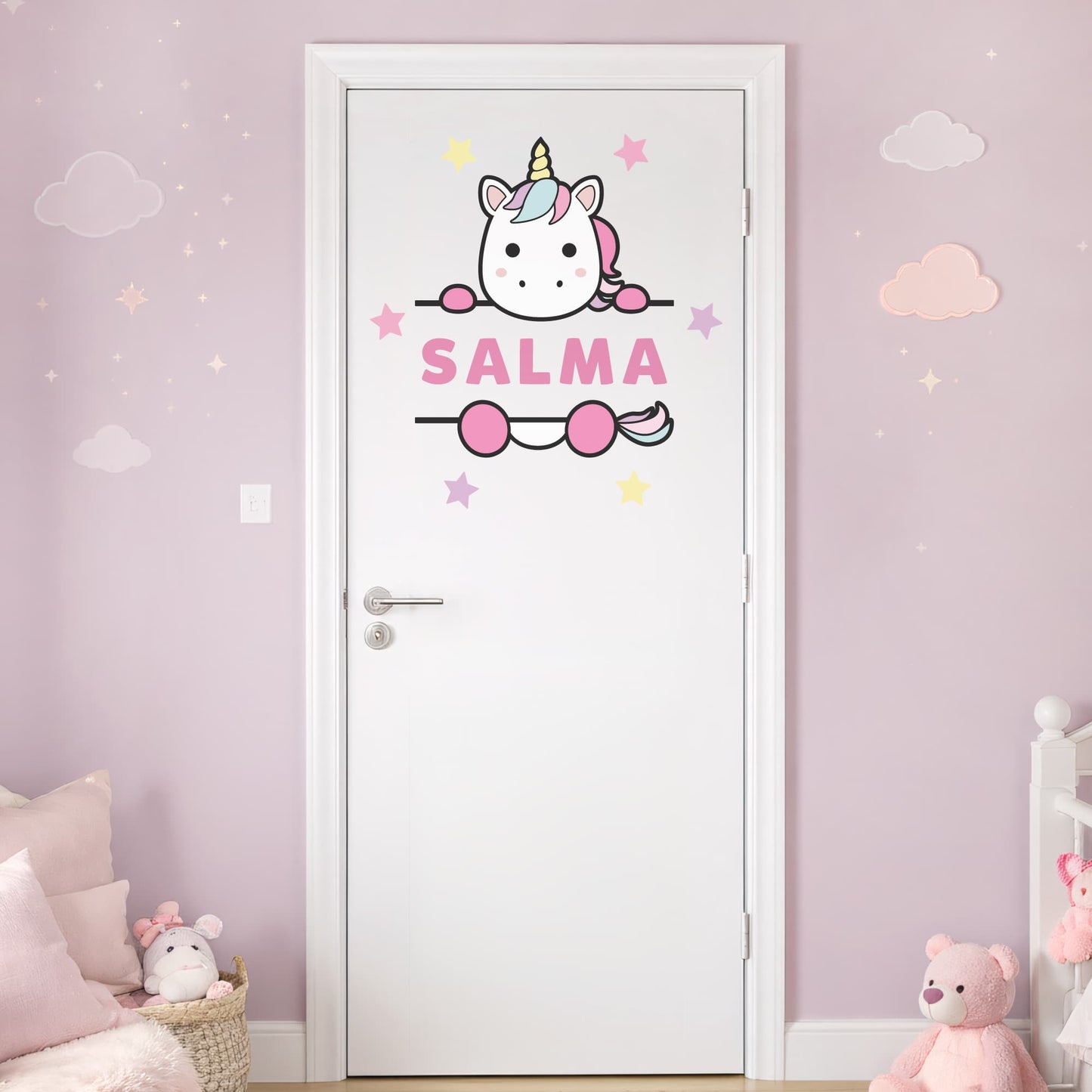 Stickers muraux prénom personnalisé Licorne sur porte. Idéal pour décoration chambre bébé ou enfant au Maroc.