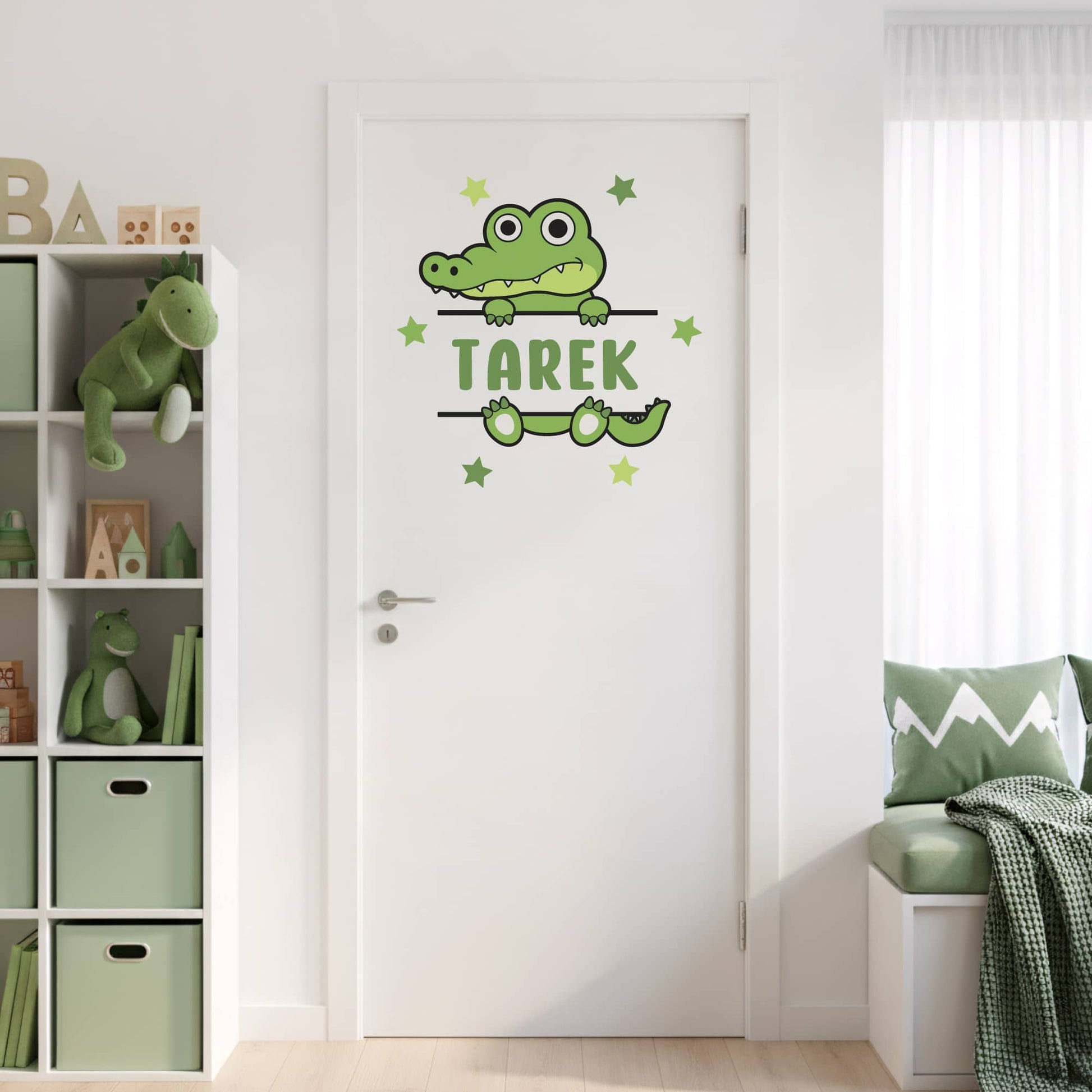 Stickers muraux prénom personnalisé Crocodile. Décoration porte de chambre d'enfant au Maroc.