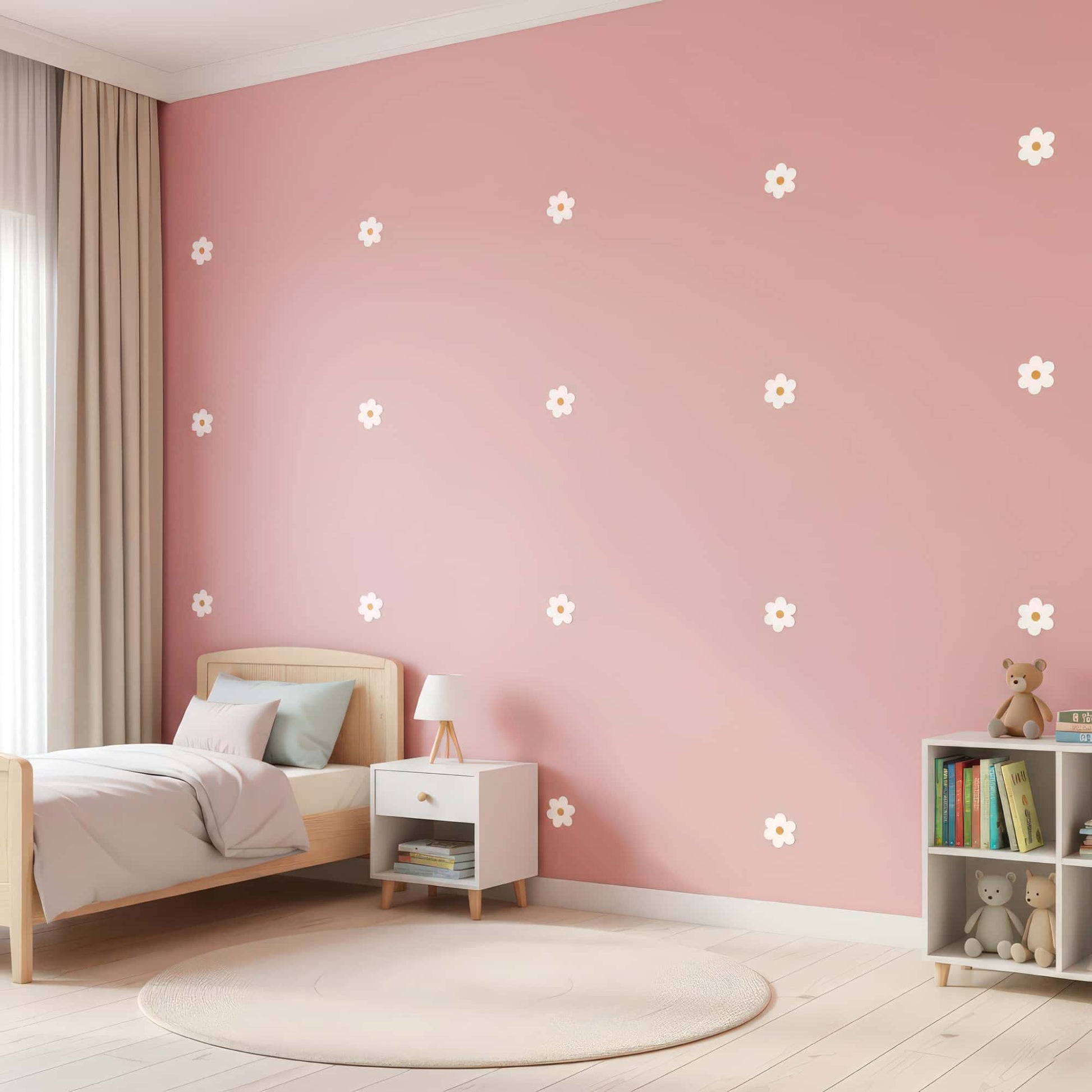 Des stickers muraux fleurs marguerites blanches sur un mur, créant une ambiance romantique et ludique pour la décoration d'une chambre de bébé ou d'enfant.